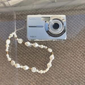 Kodak Easyshare M753 7 MP Digital Camera with 3xOptical Zoom (Silver)